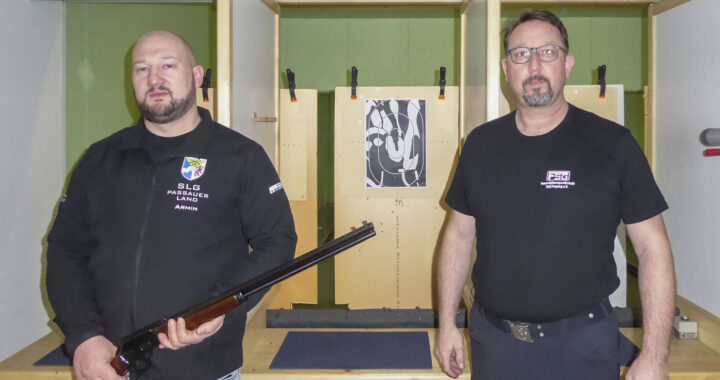 Bayerischer Meister Armin Eiler (links)und der 2.Schützenmeister der FSG Alexander Bertelshofer (Foto: FSG)